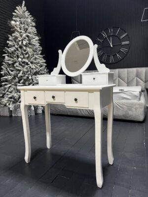 Стол макияжный